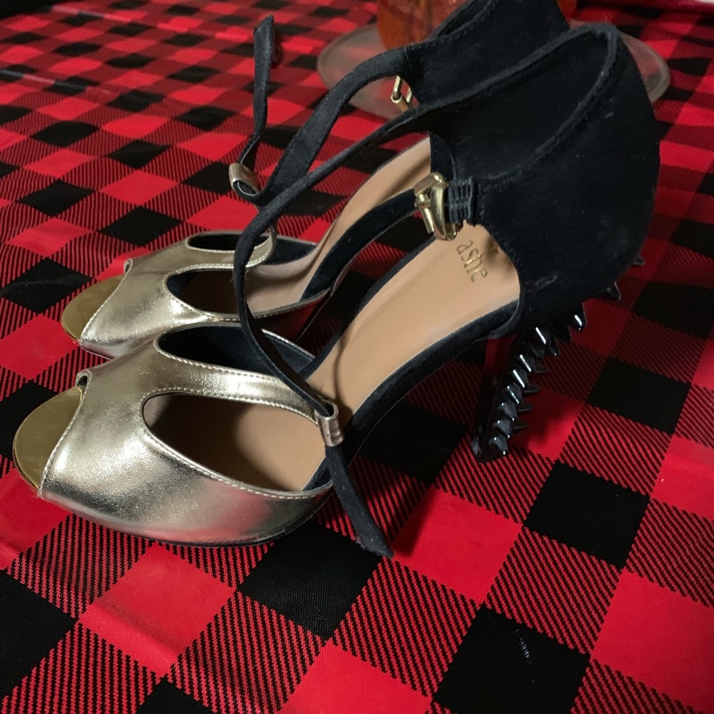 Spiky Pretty - image 4